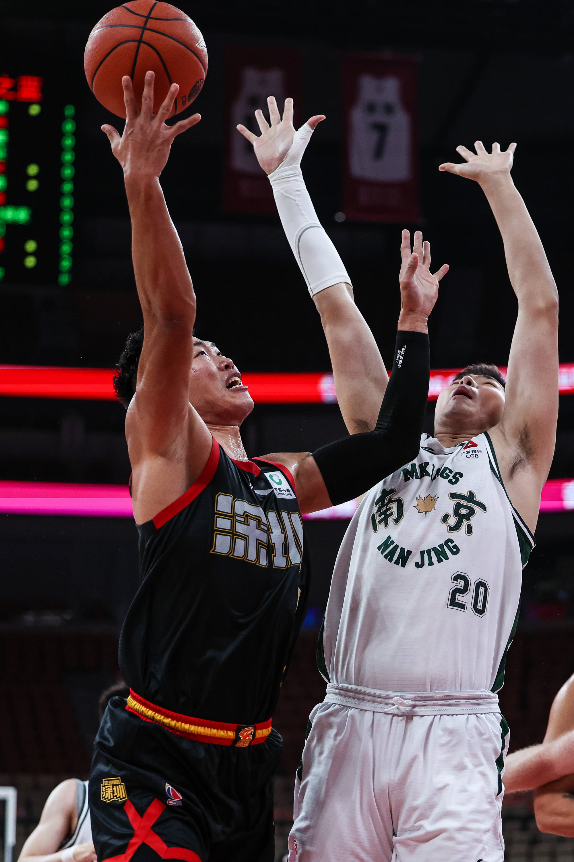 关于赛后深圳男篮迎来里程碑广东宏远加时末段绝杀压哨，网友：武汉三镇防线松动备战CBA季后赛的信息